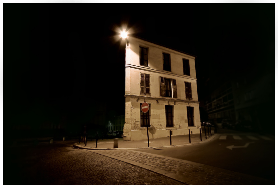 La b�tisse �clair�e par la nuit - Photographie urbaine et architecture