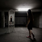 A bit like Alice - The strangest reflection - Photographie conceptuelle