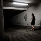 A bit like Alice - Tumbling Down the Rabbit Hole - Photographie conceptuelle