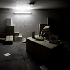 Cardboard Box Head #16- The dining box (photographie conceptuelle)