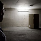 Cardboard Box Head #1 - The monolith (photographie conceptuelle)