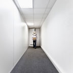 Cardboard Box Head #10 - Step out of this walls (photographie conceptuelle)