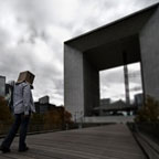 Cardboard Box Head #8 - Box Office (photographie conceptuelle)