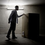 Cardboard Box Head #2 - Thinking outside the box (photographie conceptuelle)