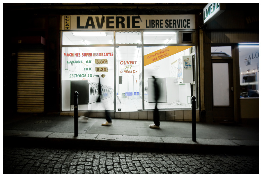 Une laverie dans la nuit - Night photography