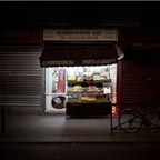 Urban Oasis 5 - Photographie de nuit