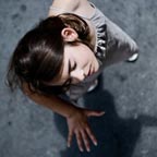 Anti-gravity girl - Portrait and self-portrait photography