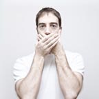 Singes de la sagesse - faire le jeune (autoportrait conceptuel)
