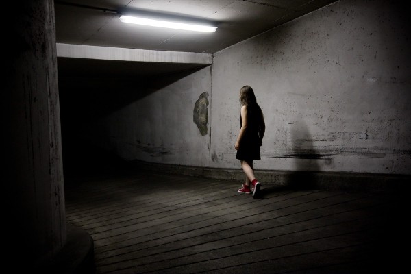 A bit like Alice : Tumbling down the rabbit hole - photographie narrative et conceptuelle