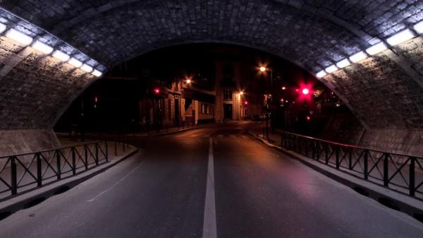 Au bout du tunnel - photo de nuit urbaine