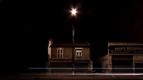 En bordure de ville – photo de nuit urbaine