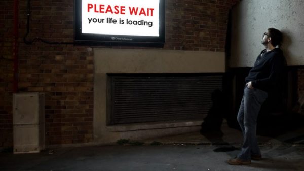 Waiting line – photographie de nuit conceptuelle Vignette - waiting-line-photographie-nuit-conceptuelle